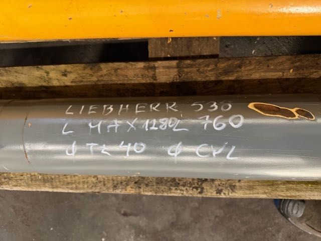 ładowarka liebherr L 538 KOMPLET siłowników hydraulicznych używanych