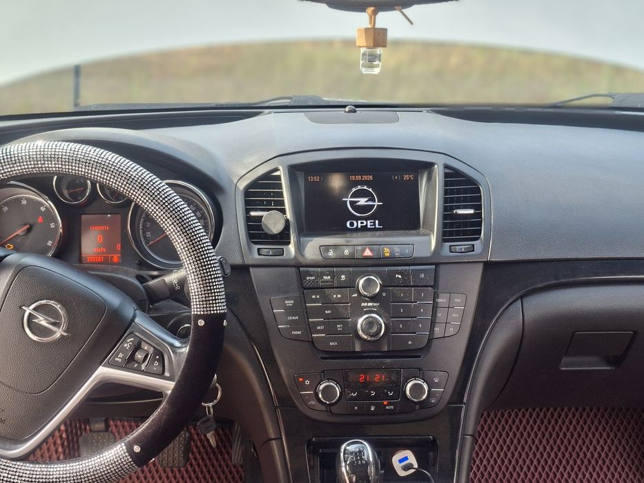 Продам opel insignia