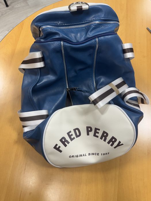 Mala Fred Perry Barrel Bag Original – Azul/Branco – NOVA.