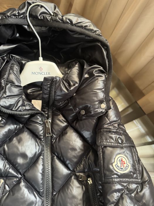 Дитяча куртка бренду Moncler