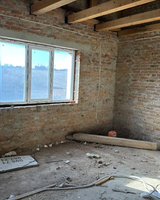 Продаж 2 поверхового дуплекса