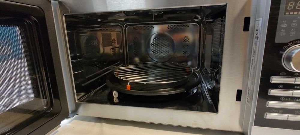 Kuchenka mikrofalowa 25L. Sharp  G-457