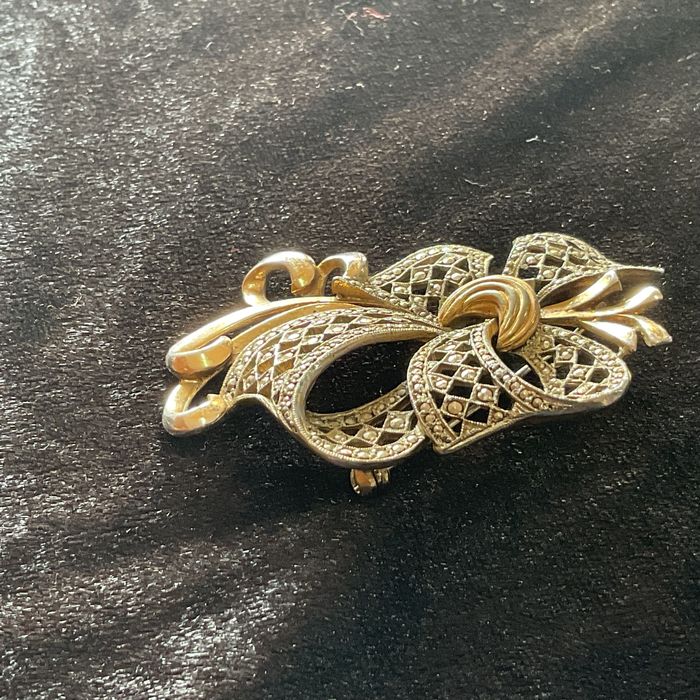 Broche peça vintage 5 cm