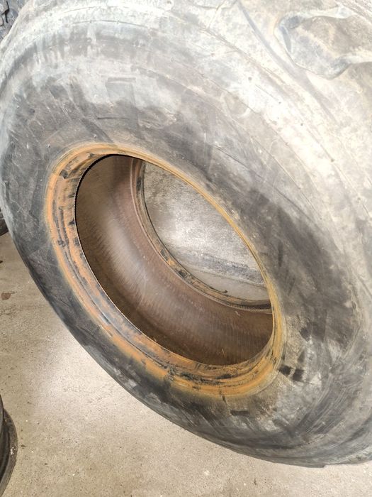 Opona 425/65 R 22,5