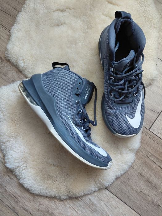 Nike баскетбольні кросівки 42.5р оригінал