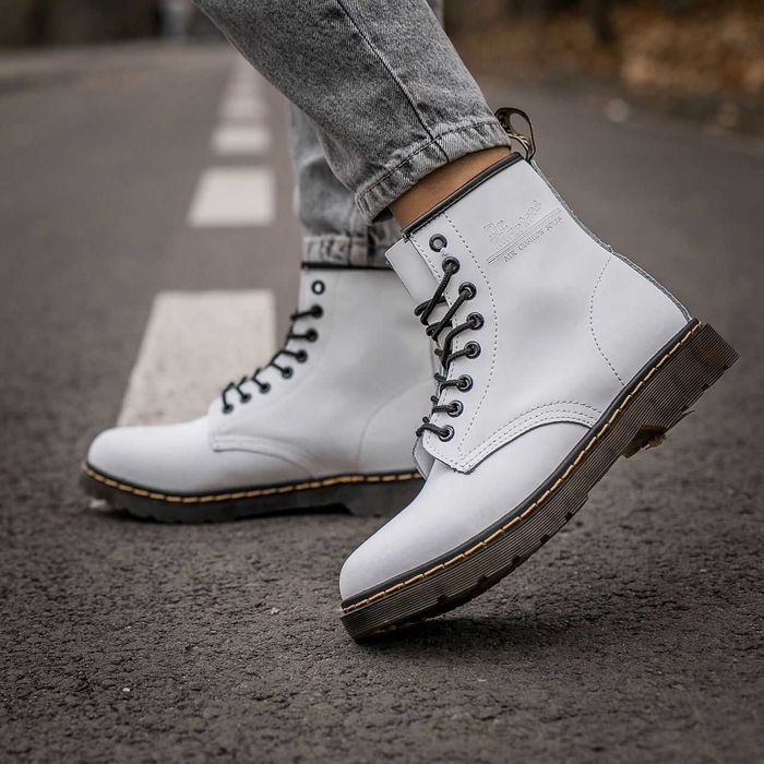 Dr.Martens білі з хутром / 36-40 / Натуральна шкіра / Чорне хутро !