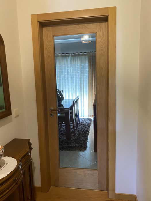 Porta de Madeira e componentes