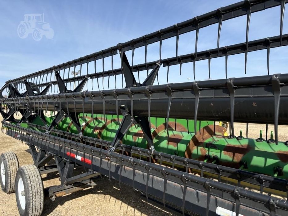 John Deere 635F Жатка