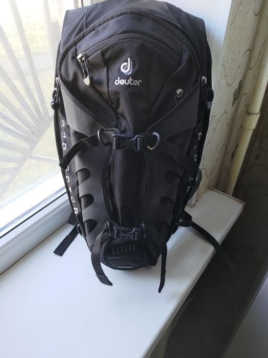 Рюкзак Deuter ATTACK зі встроеним захистом спини