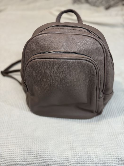 Рюкзак жіночий з екошкіри