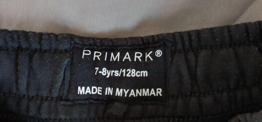 Spodnie, szorty, spodenki chłopięce Primark rozmiar 128