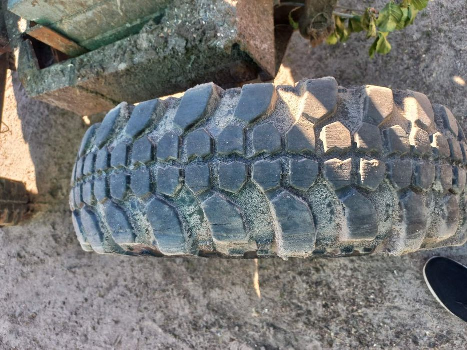 Чудовий Трактор в певному ходу