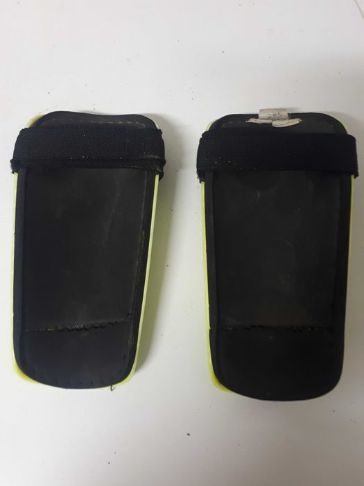 Luvas de guarda redes 4 unidades e 1 par caneleiras Adidas