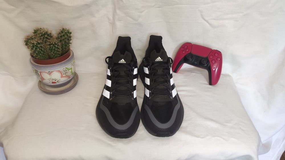 Чоловічі кросівки для бігу Adidas 4DFWD Pulse 2.Розміра 42 і 44