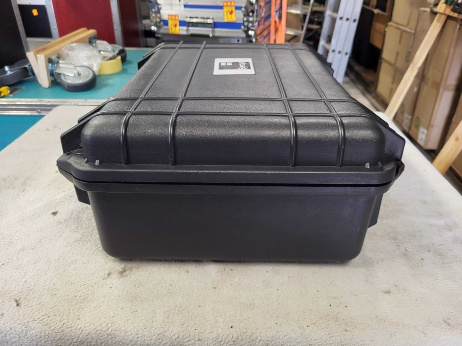 Walizka (43x29x16) case polipropylen, FAKTURA (dostępne 2 sztuki)