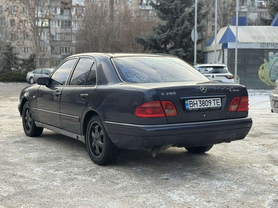 Mercedes-Benz E280 2,8AT 4matic gaz