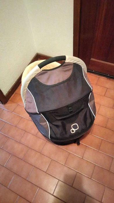 Carrinho de bebé semi novo com alcofa