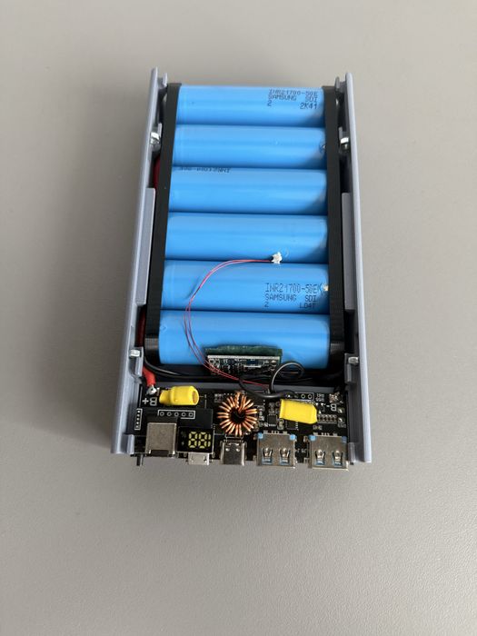 Потужний Powerbank 30 000mAh 65w для ноутбука/роутера