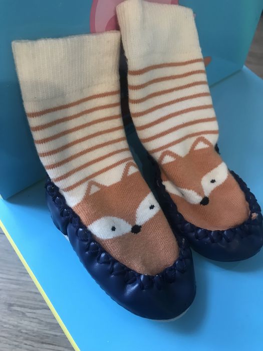 Skarpeki kapcie buciki niemowlęce nowe