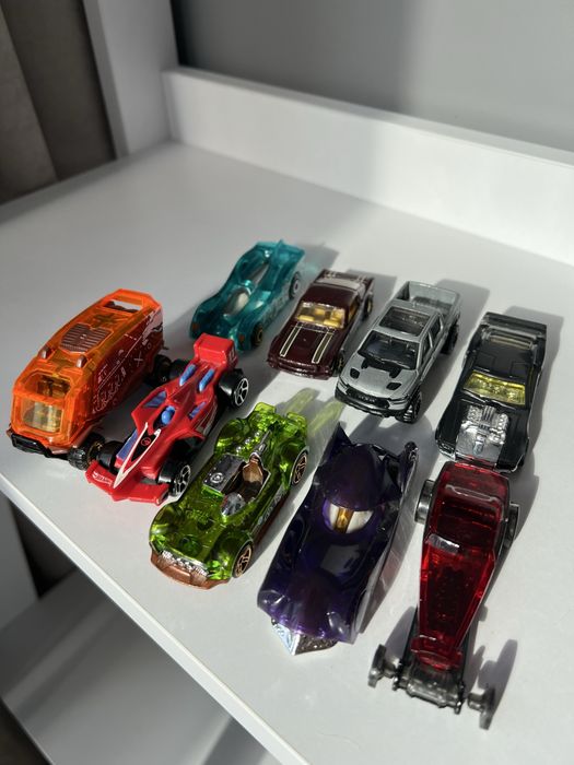 Машинки Hot Wheels