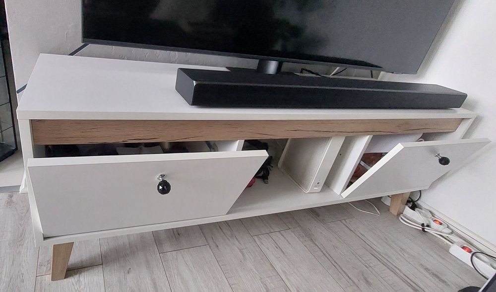 Szafka pod RTV biała