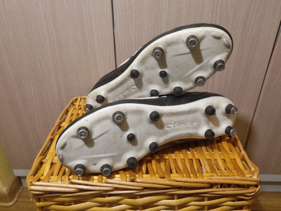 Korki buty piłkarskie 41 jak nowe