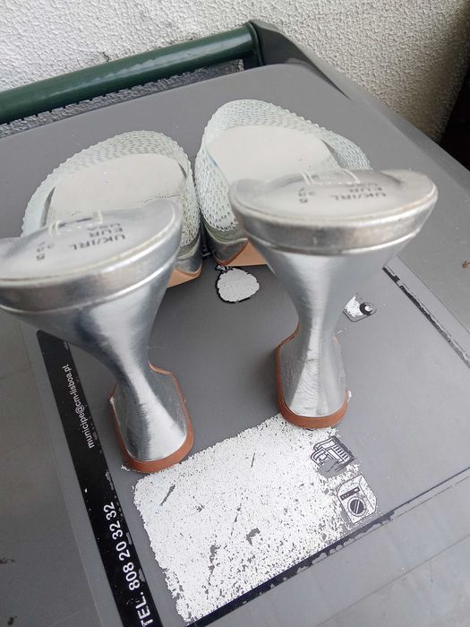 Sandálias prateadas