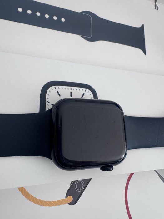 Apple Watch Series 7 (GPS + Cellular)