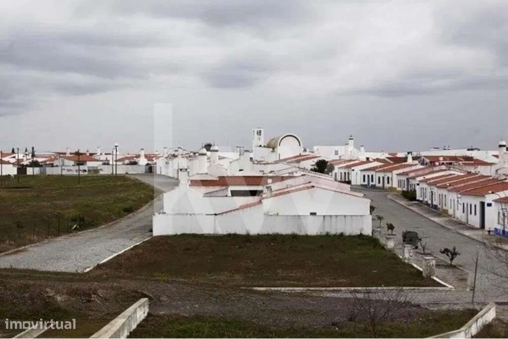 Lote de Terreno na Aldeia da Luz — Luz, Évora