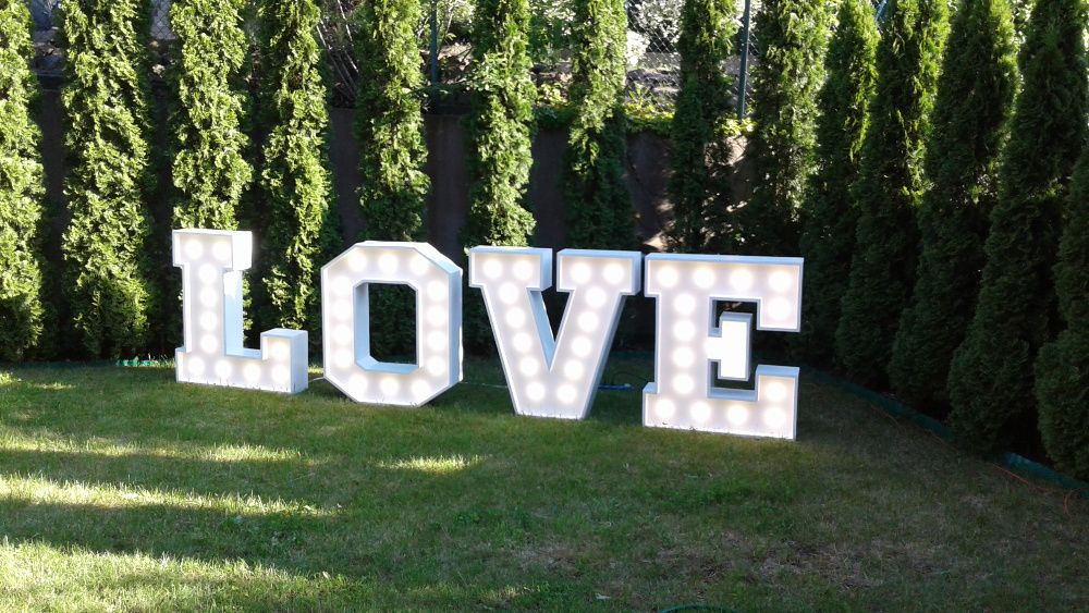 Podświetlany napis LOVE
