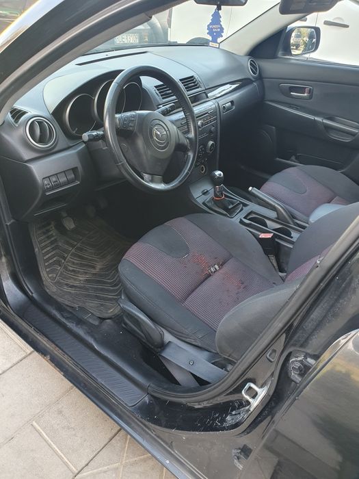 Mazda 3 hatchback 2005 rok 1.6 diesel  109 KM tani i oszczędny  samochód na dojazdy do pracy