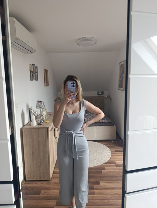 Kombinezon poszerzany wiązany sexy dekolt s elegancki kontaktowy