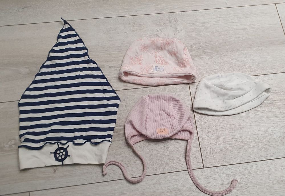 Czapki dla niemowląt 4szt