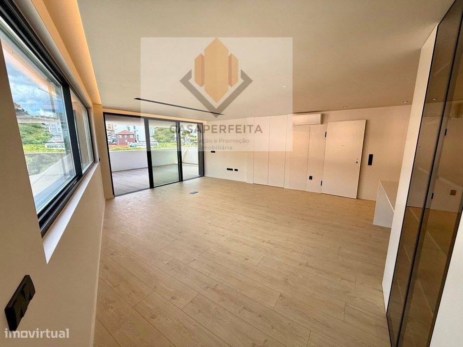 Apartamento T3 com Terraço e Garagem Fechada - Centro de Gondomar