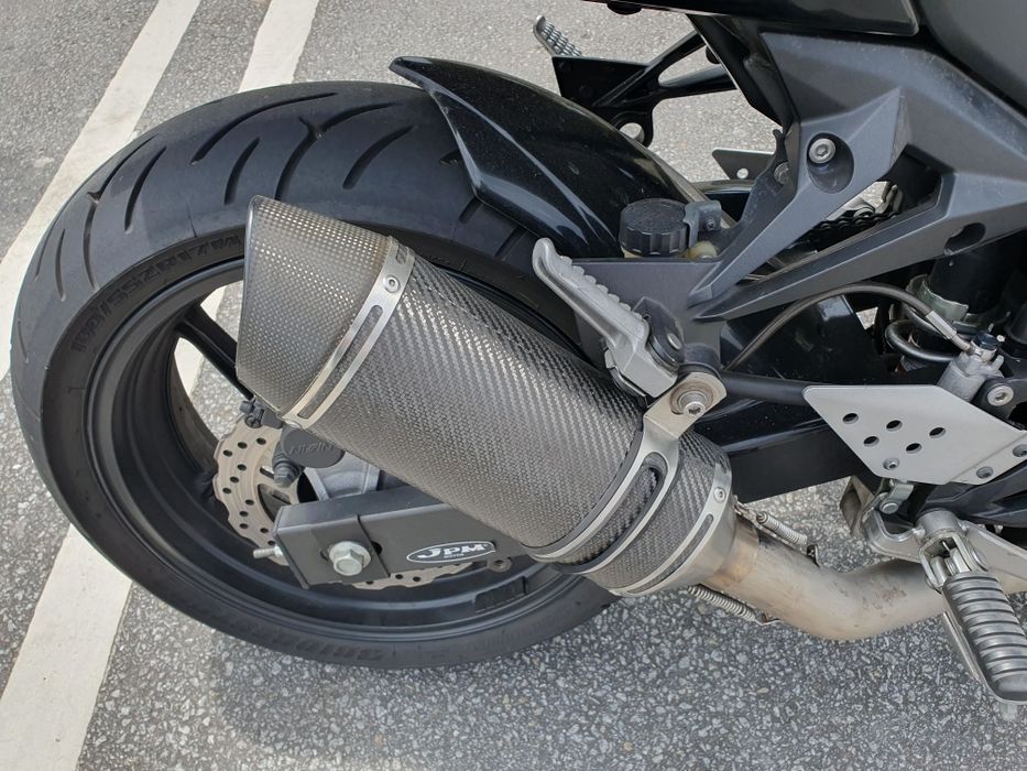 Kawasaki Z750 (limitada 35kw apenas no livrete)