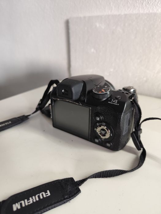 Câmera FinePix S4200