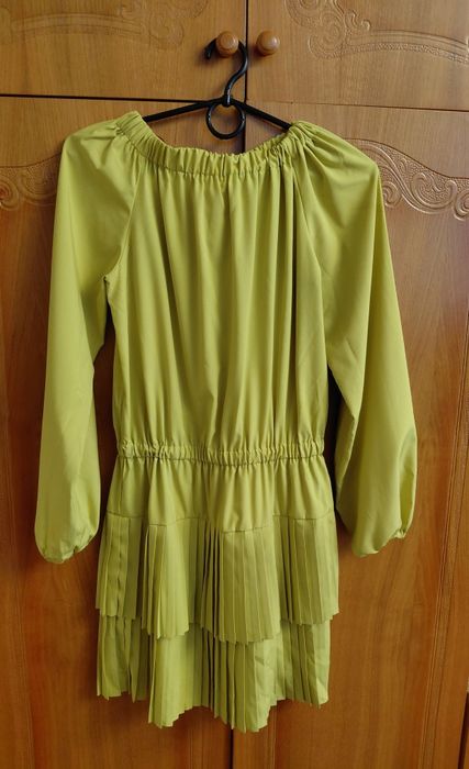 Сукня святкова в ідеальному стані