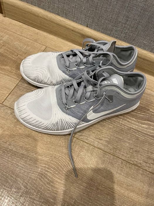 Кросівки nike жіночі
