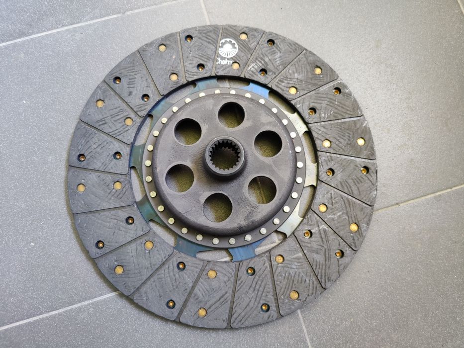 Tarcza sprzęgła drobny frez fi 327 Z-21 13" MF4