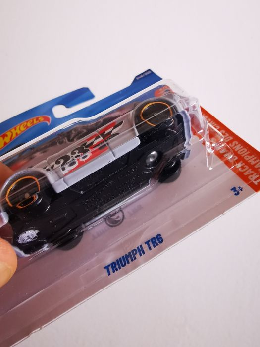 Triumph TR6 Treasure Hunt Hot Wheels 2025