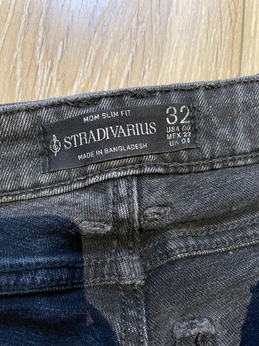 Jeansy damskie Stradivarius – Mom Slim Fit
