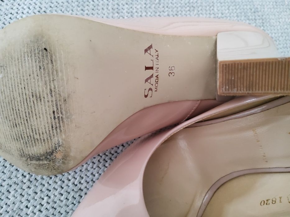 Czółenka lakierowane skórzane