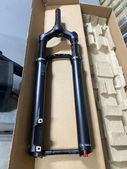 Suspencão rockshox reba