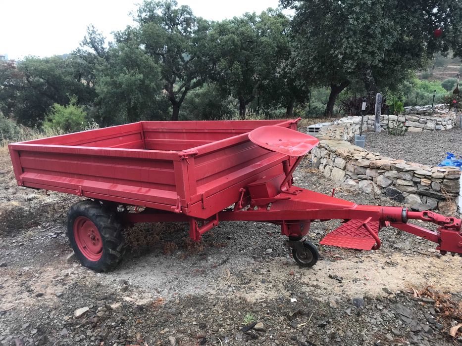 Vendo reboque, marca FORT.