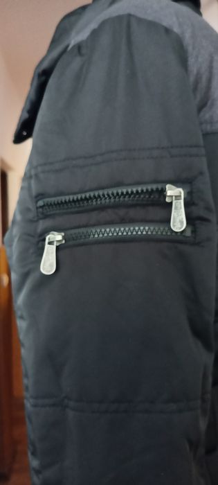 Czarna kurtka damska