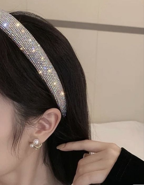 Сяючий обруч в стразах камінцях святковий вечірній для волосся