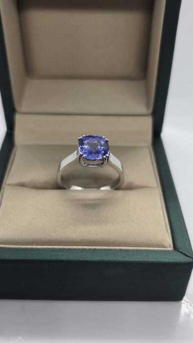 Złoty pierścionek z tanzanitem 2,94 ct