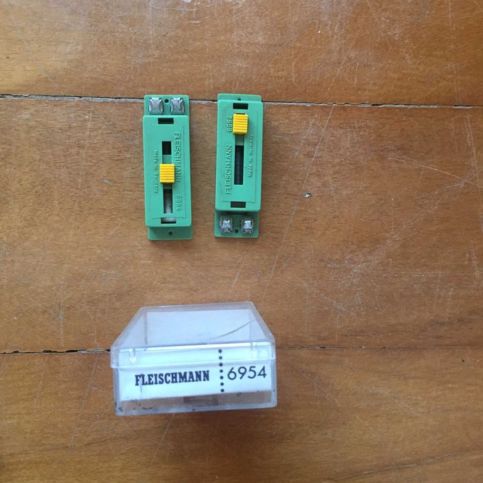 Ligações e Fios para Modelos Ferroviários Elétricos H0 — Fleischmann