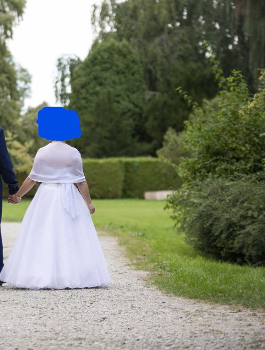biała suknia ślubna