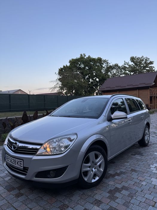 Opel astra H 2009р продам Опель Астра Н  авто в рідній фарбі